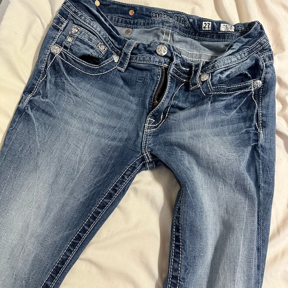 Like new Buckle Miss Me jeans - Picture 6 of 6